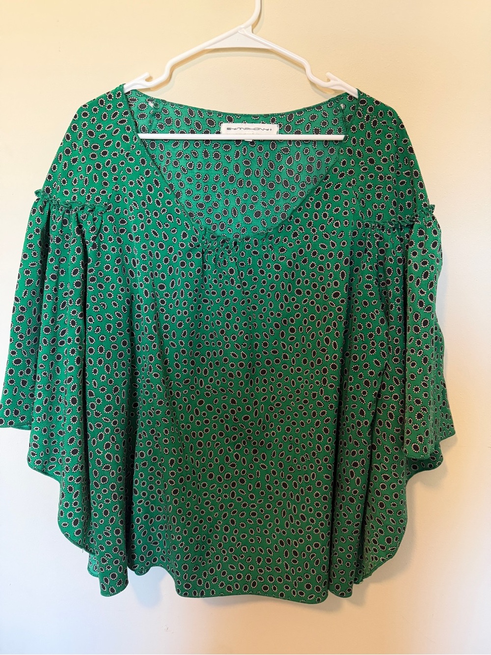Symphony Green Printed Flutter-Sleeve Tunic Top